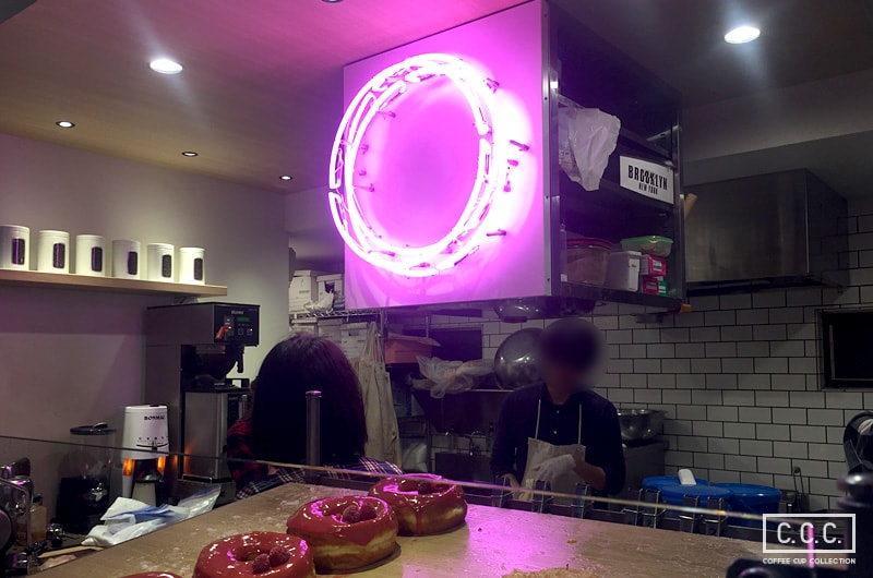 DUMBO Doughnuts and Coffeeの店内