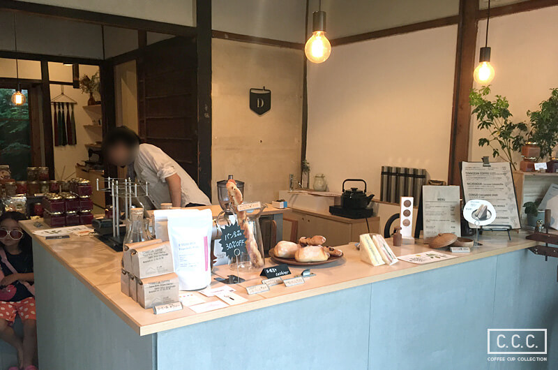 Dongree コーヒースタンドと暮らしの道具店の店内