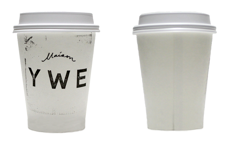 Maison YWE（メゾン イー）のテイクアウト用コーヒーカップ